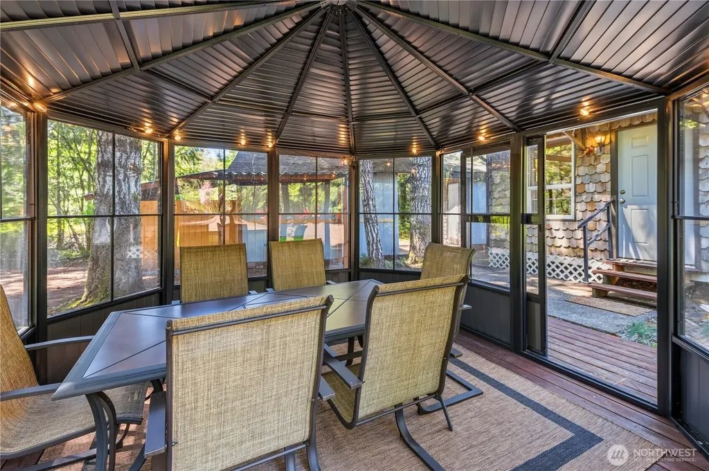 211 N Mount Christie Drive Hoodsport WA 98548