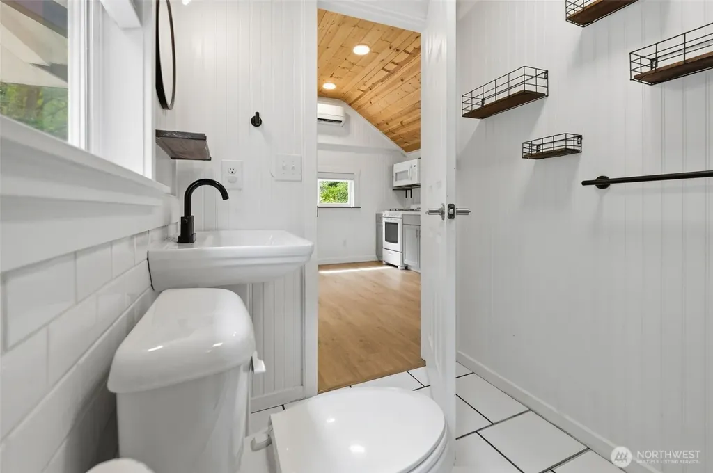 1006 Arnold Avenue E Port Orchard WA 98366