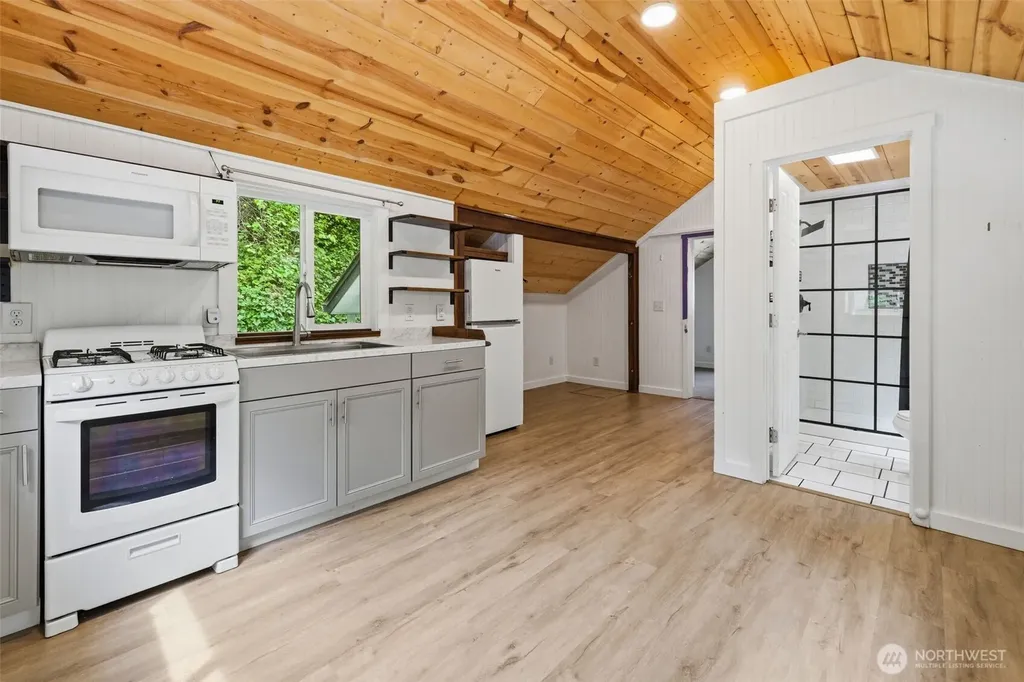 1006 Arnold Avenue E Port Orchard WA 98366
