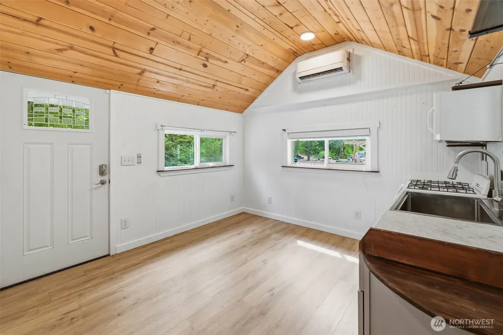 1006 Arnold Avenue E Port Orchard WA 98366