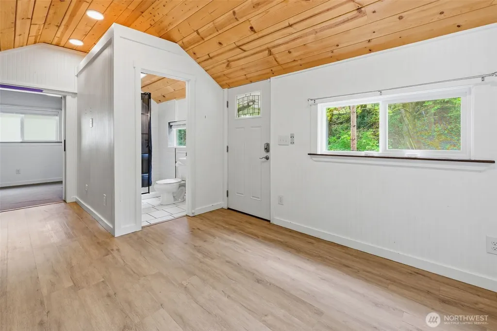 1006 Arnold Avenue E Port Orchard WA 98366