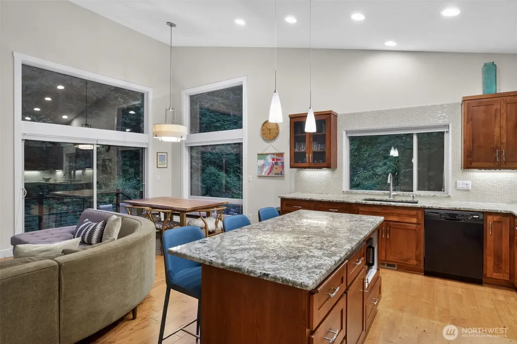 282 River Glen Road Washougal WA 98671