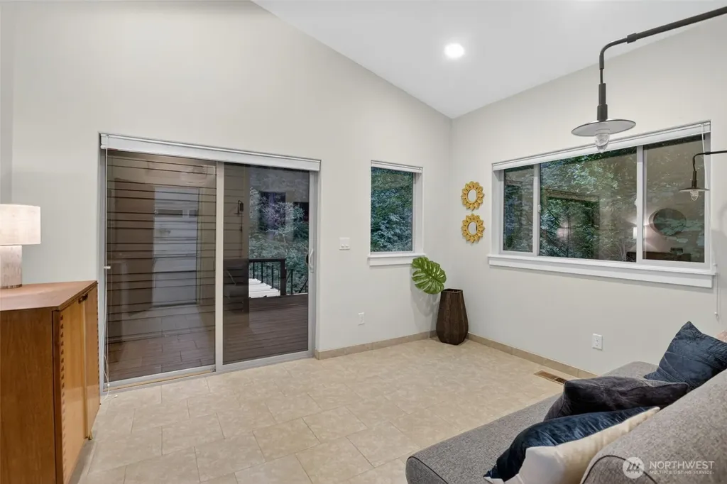 282 River Glen Road Washougal WA 98671