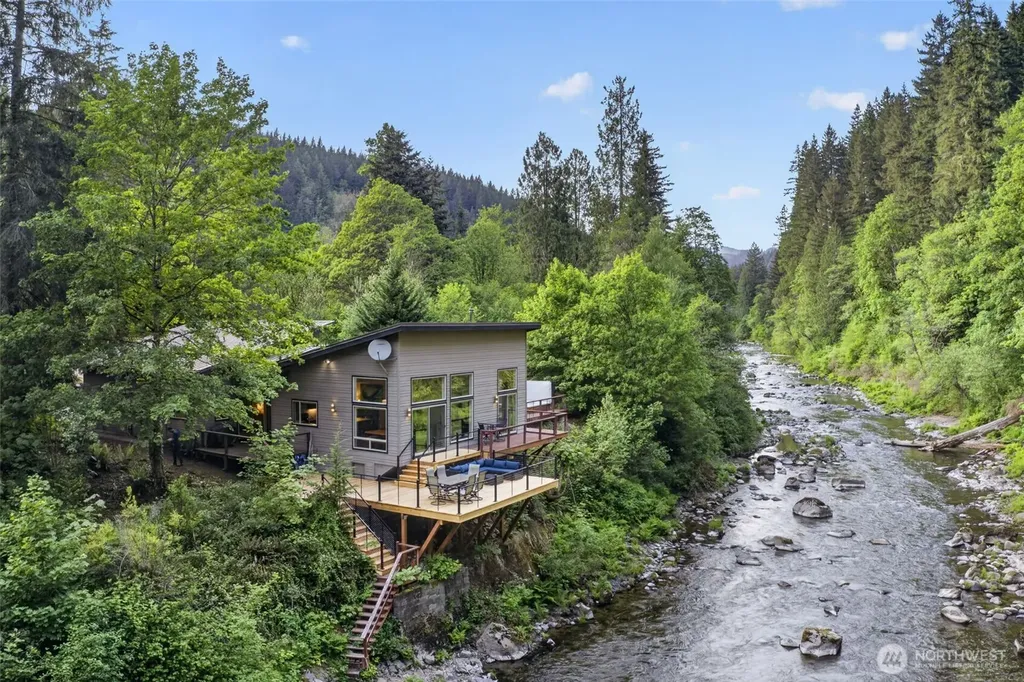282 River Glen Road Washougal WA 98671