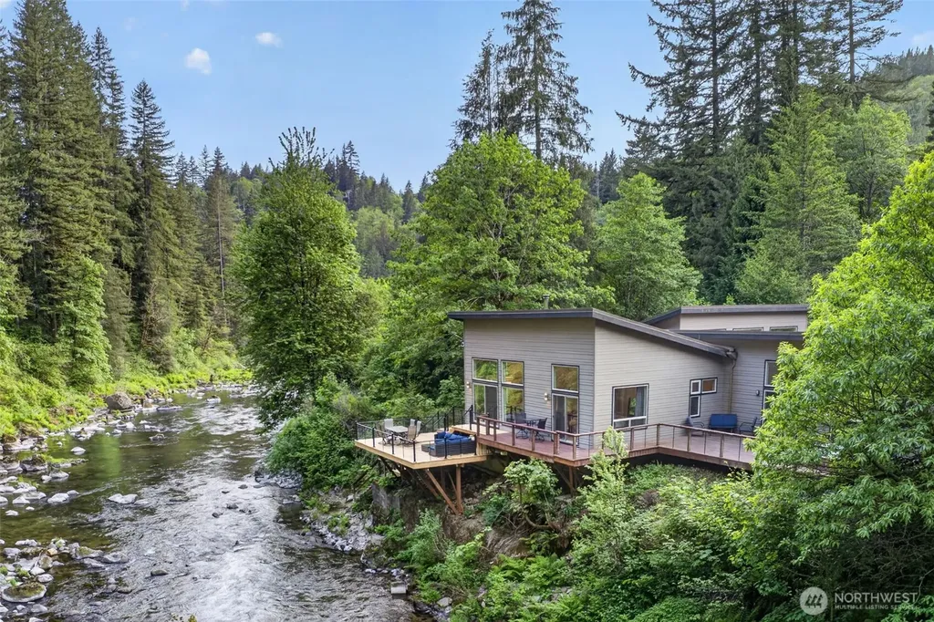 282 River Glen Road Washougal WA 98671