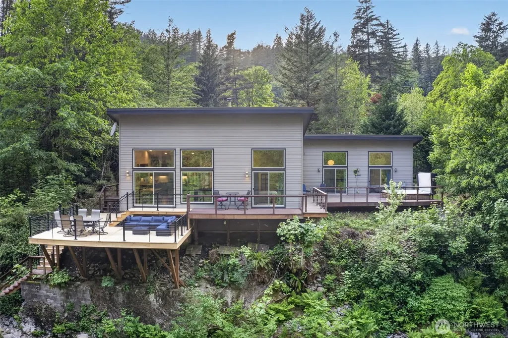 282 River Glen Road Washougal WA 98671
