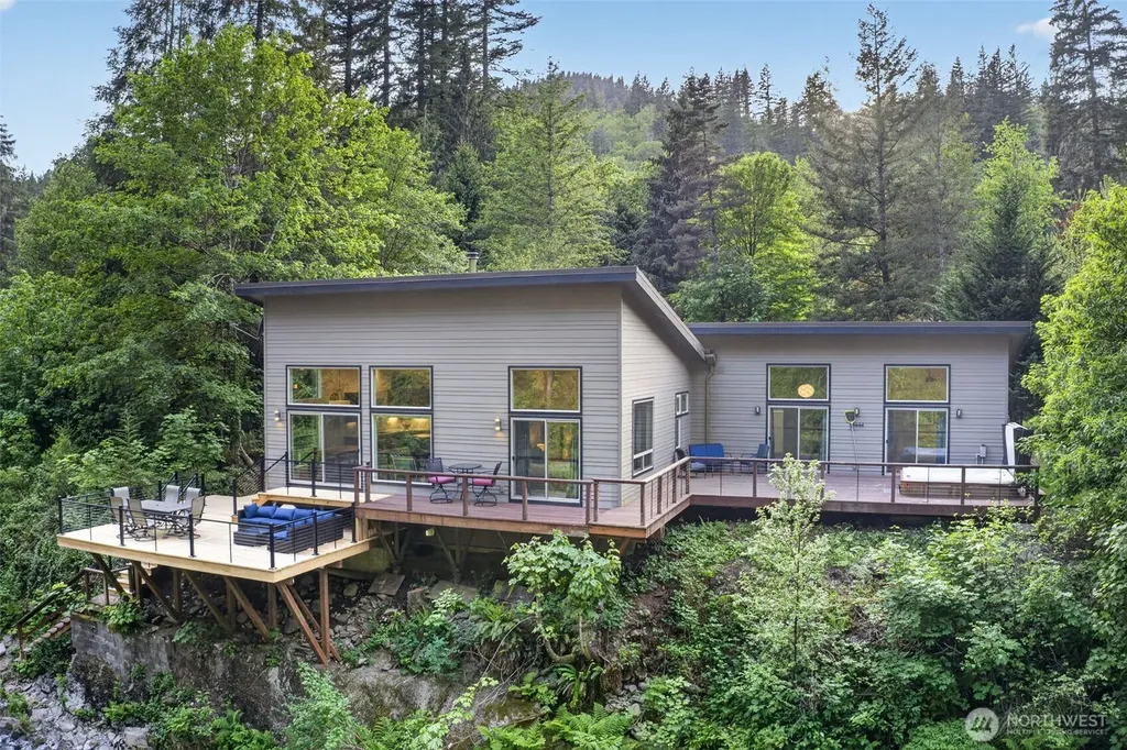282 River Glen Road Washougal WA 98671