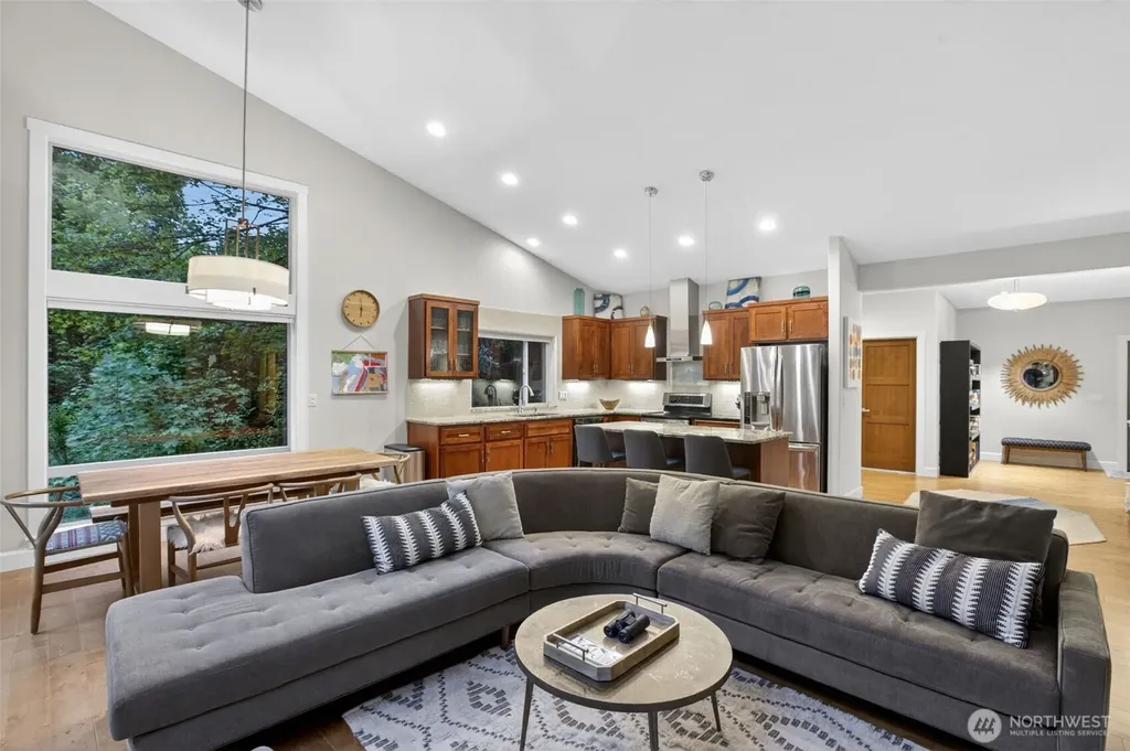 282 River Glen Road Washougal WA 98671