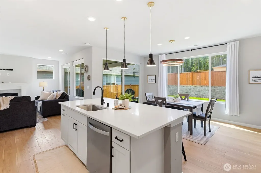 5536 Kinross Road SW Port Orchard WA 98367