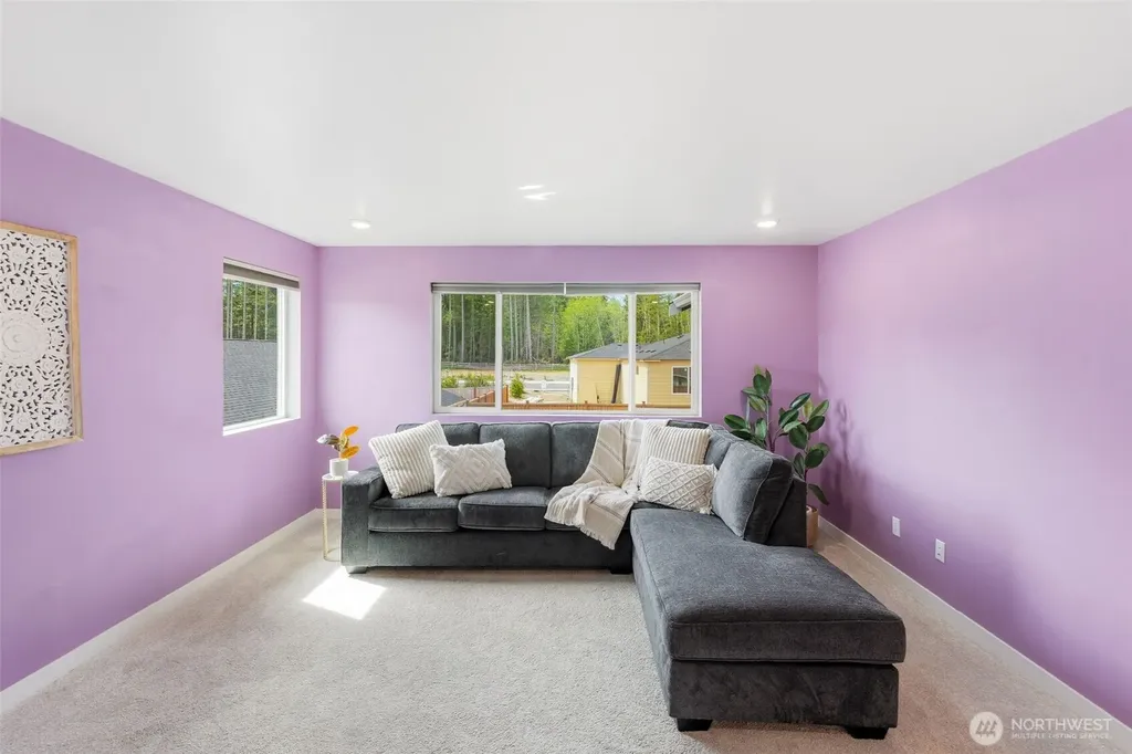 5536 Kinross Road SW Port Orchard WA 98367
