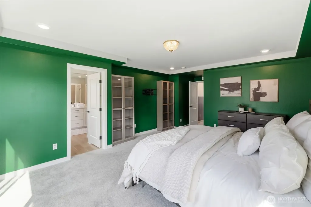 5536 Kinross Road SW Port Orchard WA 98367