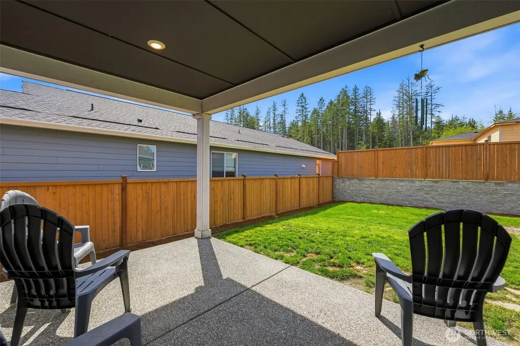 5536 Kinross Road SW Port Orchard WA 98367