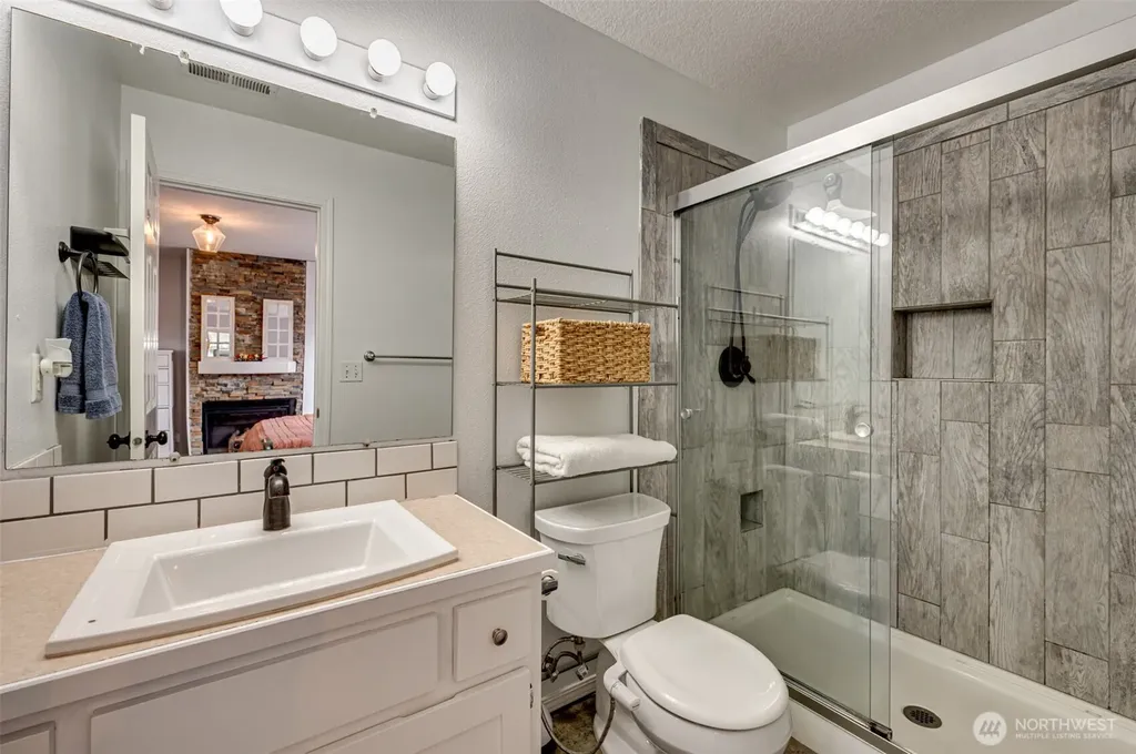 1978 Meadowood Loop Woodland WA 98674