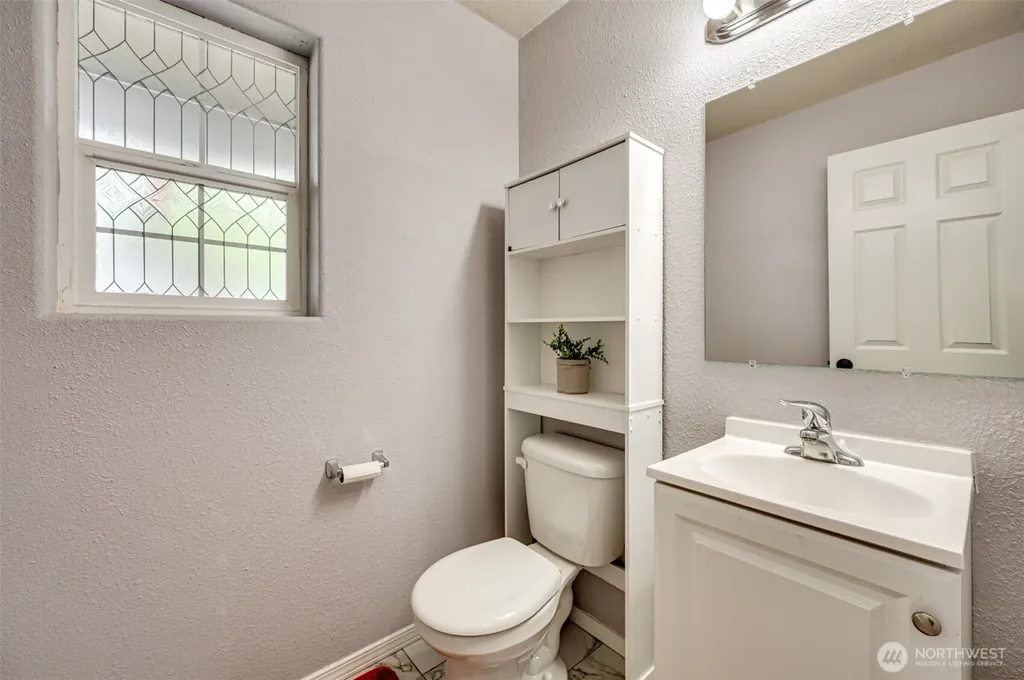 1978 Meadowood Loop Woodland WA 98674