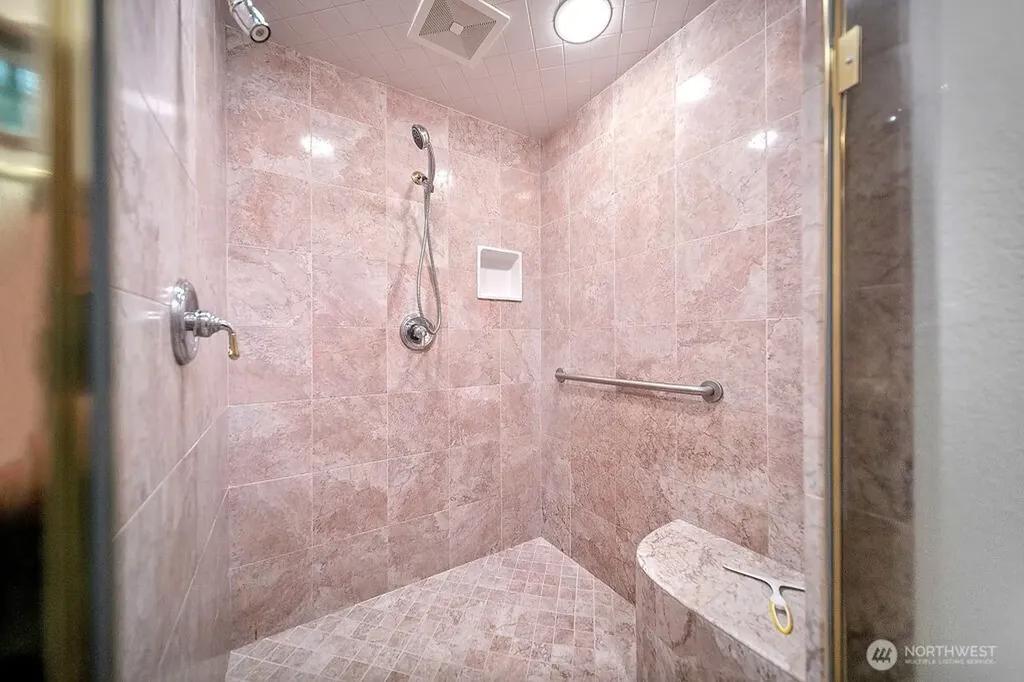 141 E Winterwood Drive Grapeview WA 98546