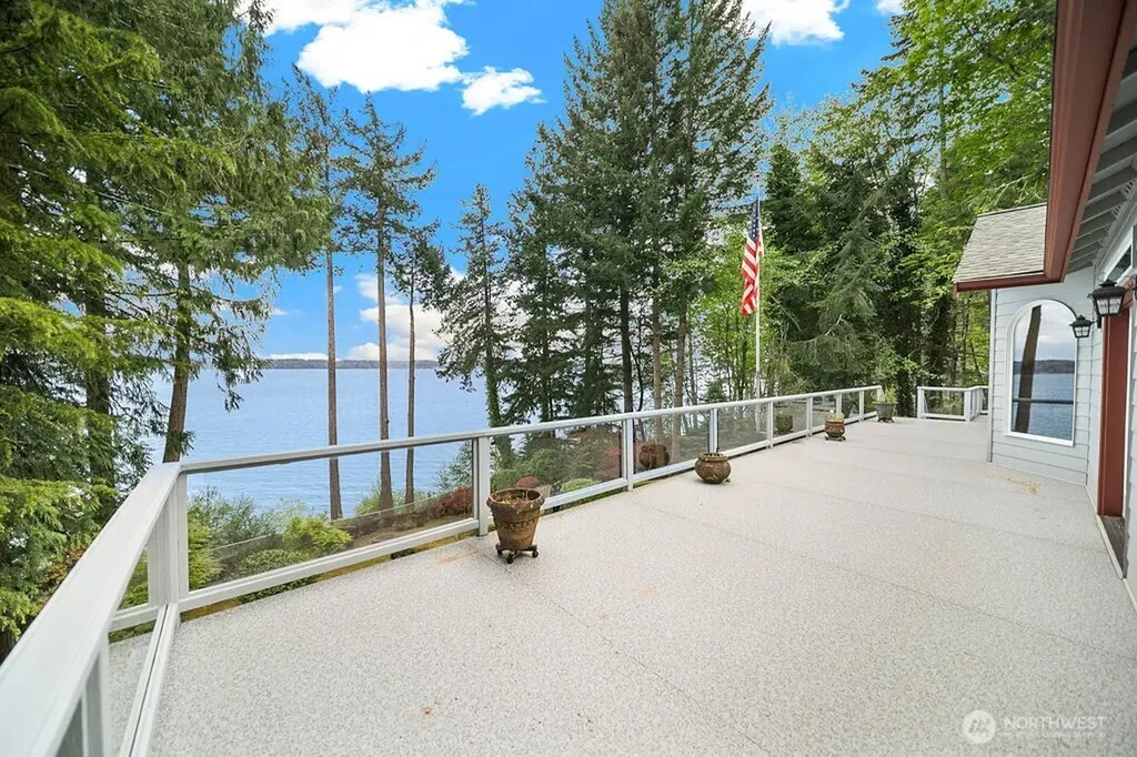 141 E Winterwood Drive Grapeview WA 98546