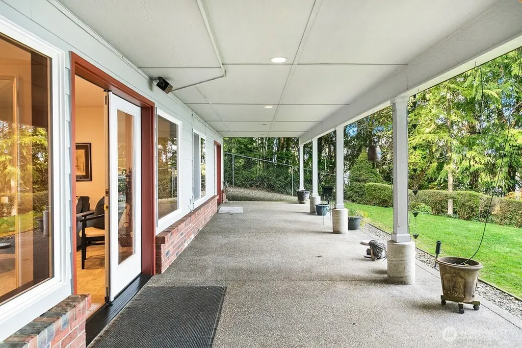 141 E Winterwood Drive Grapeview WA 98546