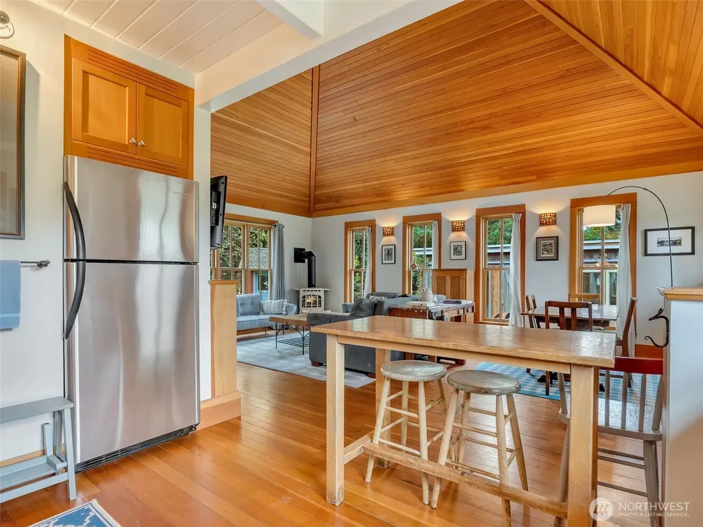 34204 Territory Road Oysterville WA 98641