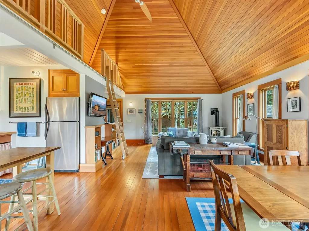 34204 Territory Road Oysterville WA 98641