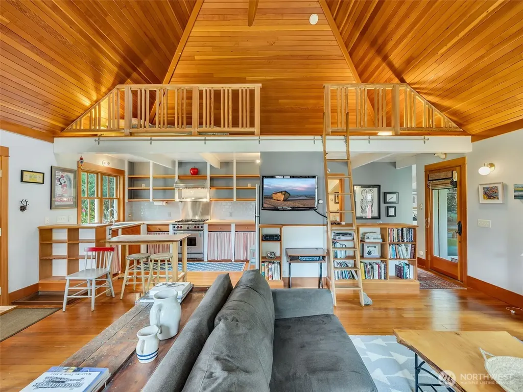 34204 Territory Road Oysterville WA 98641