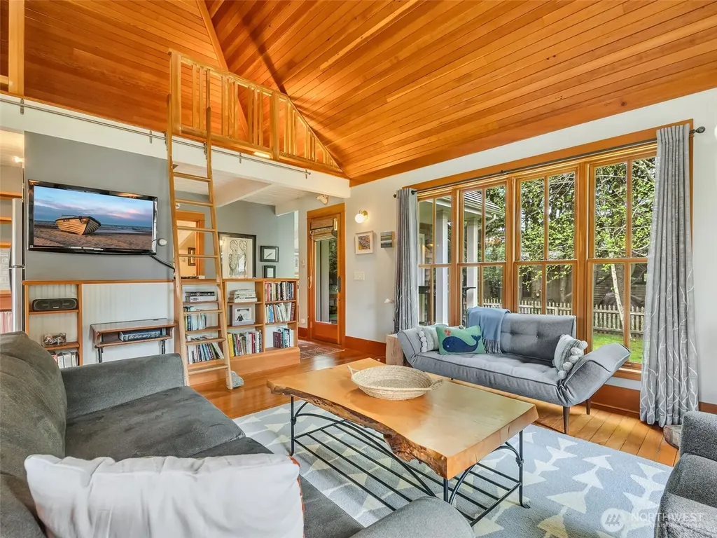 34204 Territory Road Oysterville WA 98641