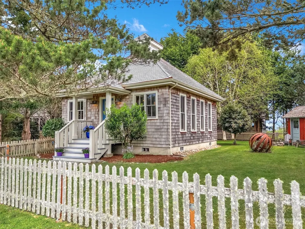 34204 Territory Road Oysterville WA 98641