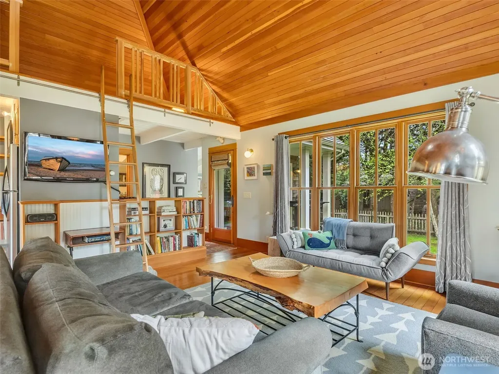 34204 Territory Road Oysterville WA 98641
