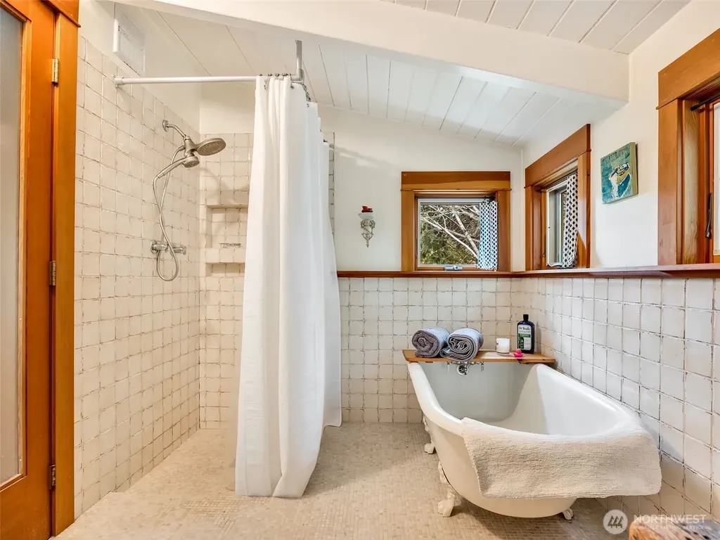 34204 Territory Road Oysterville WA 98641