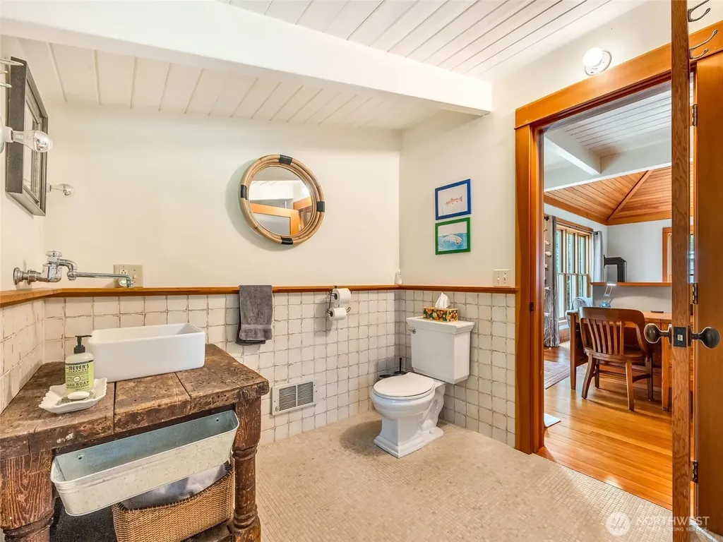 34204 Territory Road Oysterville WA 98641