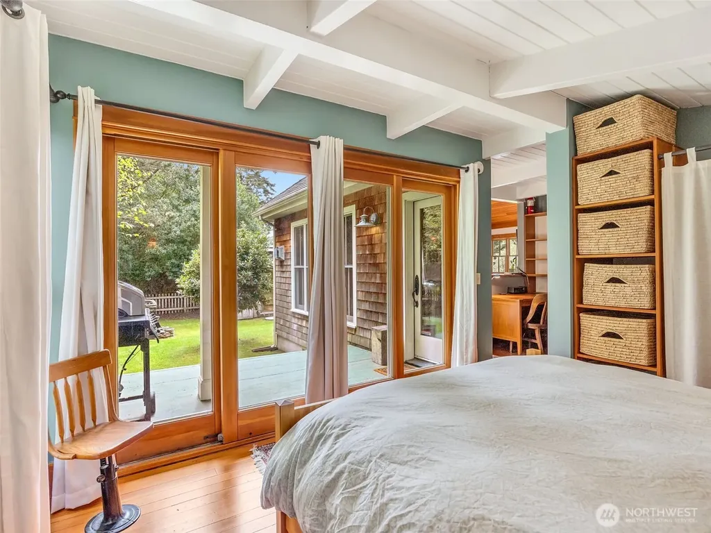 34204 Territory Road Oysterville WA 98641