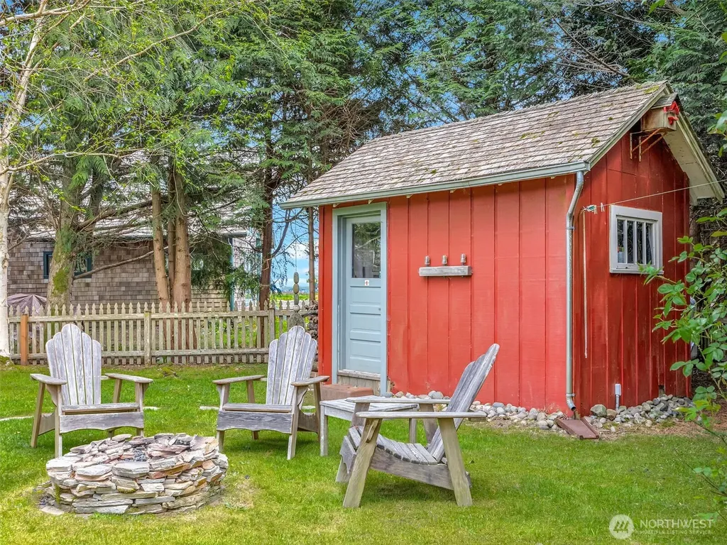 34204 Territory Road Oysterville WA 98641