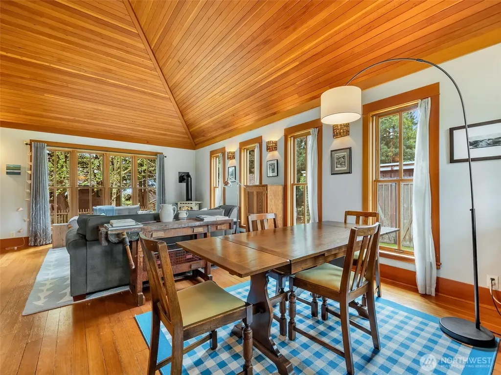 34204 Territory Road Oysterville WA 98641