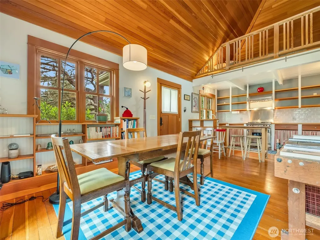 34204 Territory Road Oysterville WA 98641
