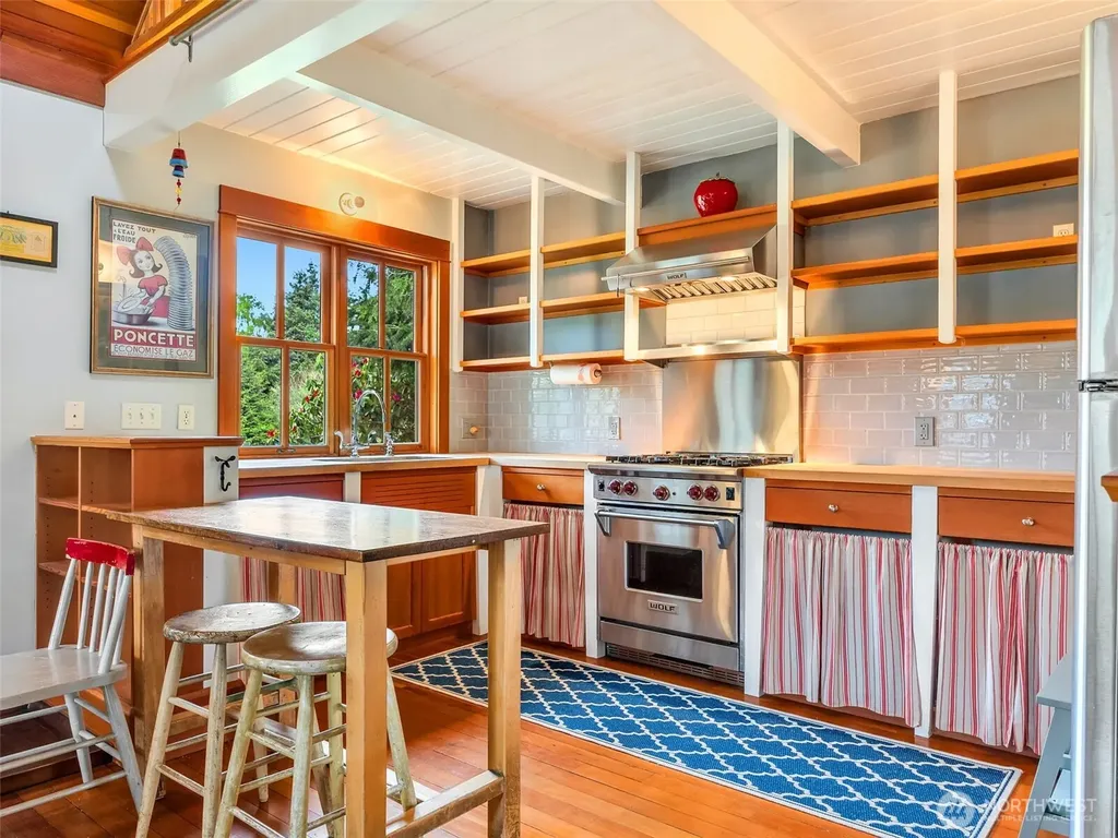 34204 Territory Road Oysterville WA 98641