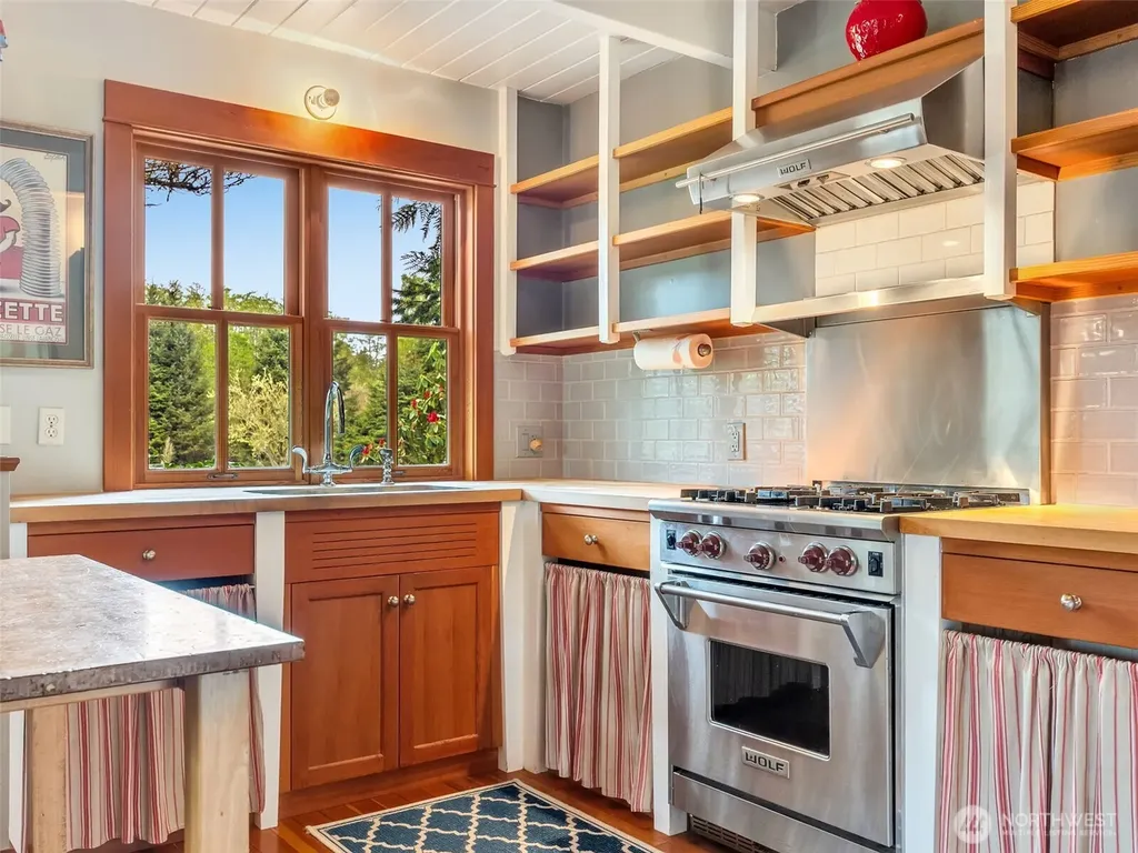 34204 Territory Road Oysterville WA 98641