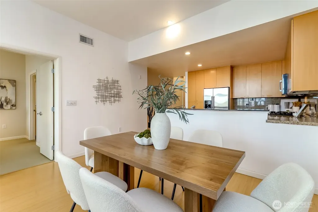 17 W Mercer Street Seattle WA 98119