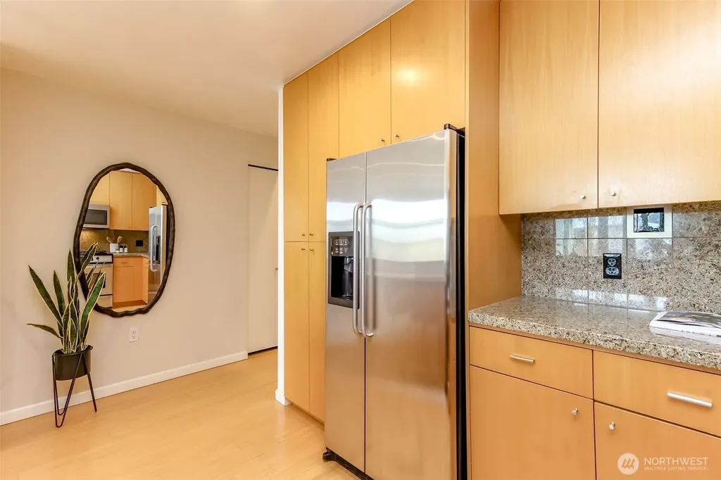 17 W Mercer Street Seattle WA 98119