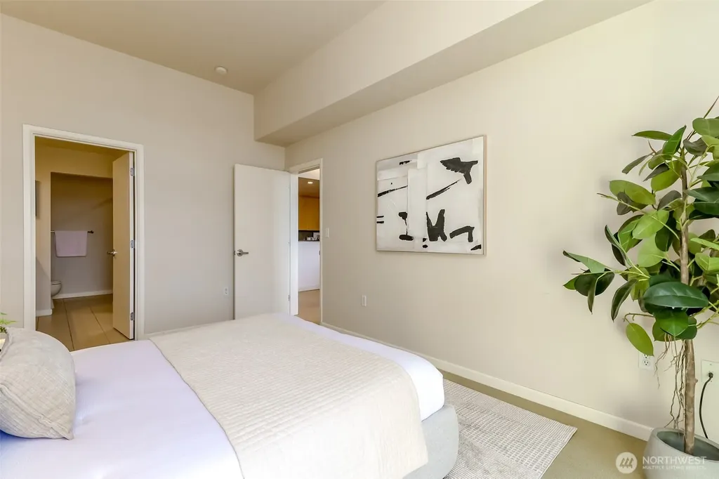 17 W Mercer Street Seattle WA 98119