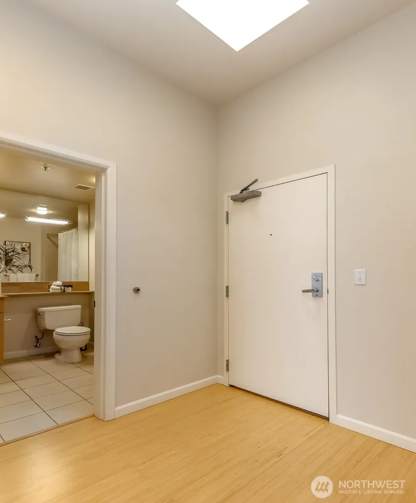 17 W Mercer Street Seattle WA 98119