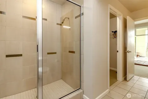 17 W Mercer Street Seattle WA 98119