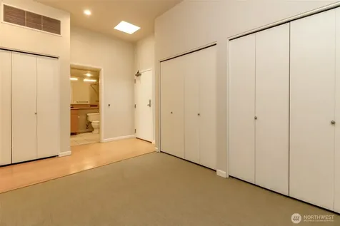 17 W Mercer Street Seattle WA 98119