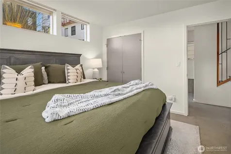 928 34th Avenue Seattle WA 98122