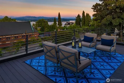 928 34th Avenue Seattle WA 98122