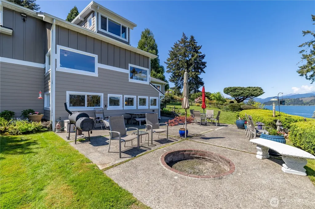 6502 E State Route 106 Union WA 98592