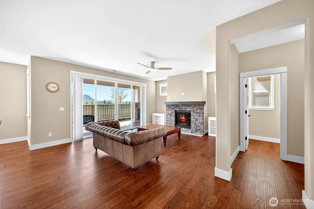 438 Riley Court E Enumclaw WA 98022