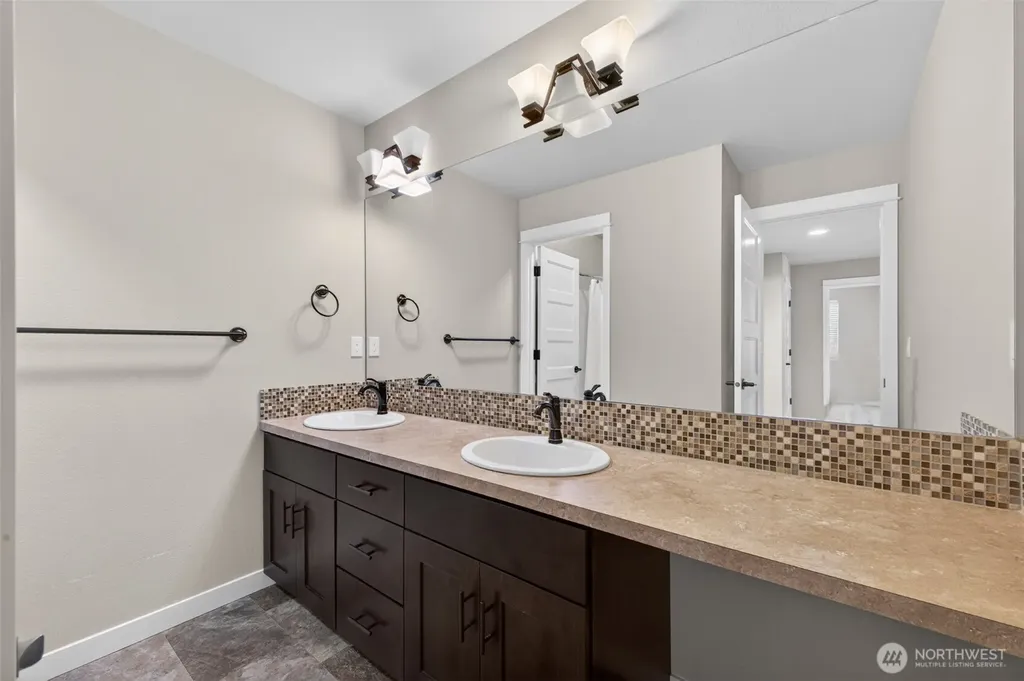 438 Riley Court E Enumclaw WA 98022