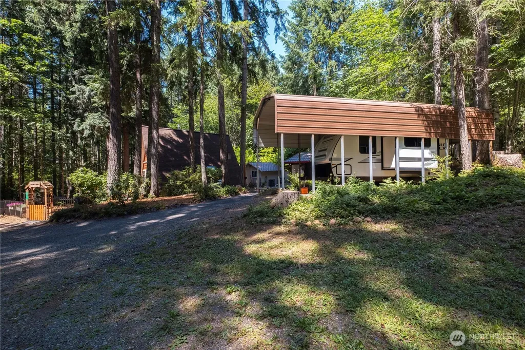 371 N Wynoochee Drive Hoodsport WA 98548