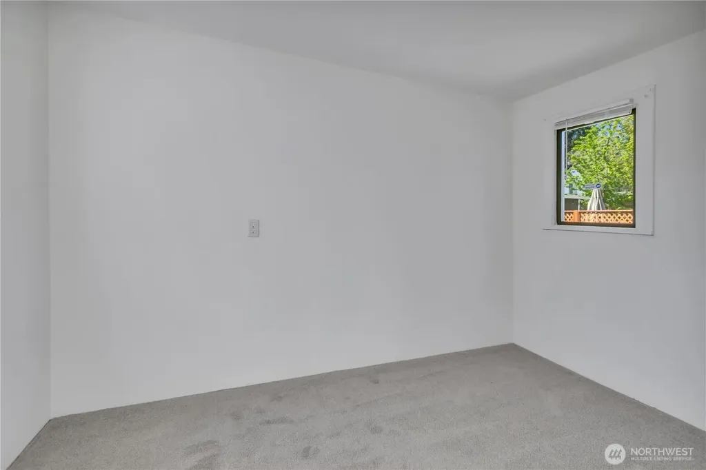 9013 11th Ave SW Seattle WA 98106