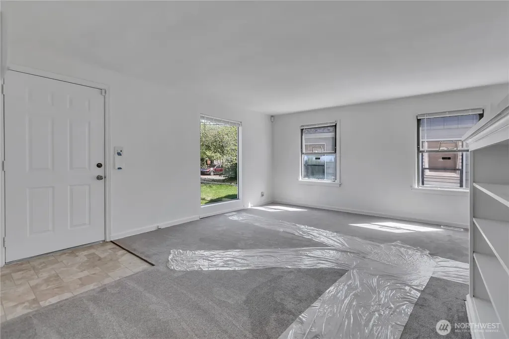 9013 11th Ave SW Seattle WA 98106
