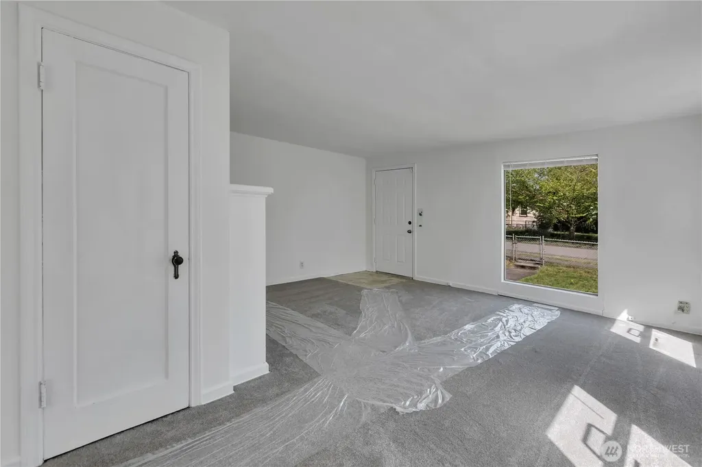 9013 11th Ave SW Seattle WA 98106